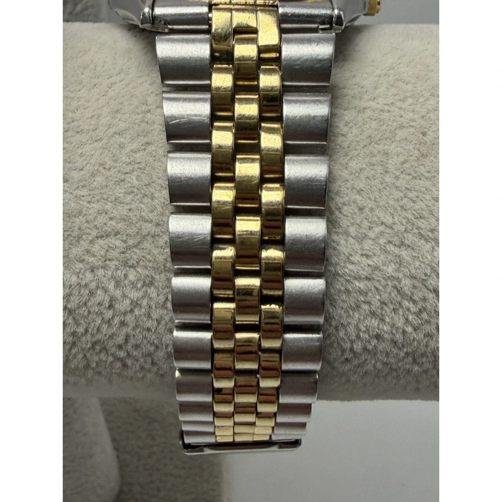 Scratched Citizen 1100-R12535 New Battery Mens Watch 35MM 8